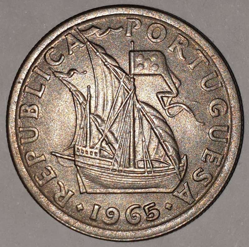 1965 - 2.5 ESCUDOS - 2$50 - 2 1/2 - PORTUGAL - PORTUGUESA - KM#590 - COPPER-NICKEL - PORTUGUESE